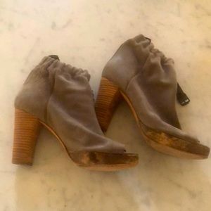 Humanoid Beige Leather Ankle Boots
